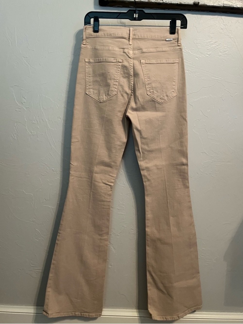 MOTHER The Weekender Flare Jeans in Chalk It Up Marzipan Sz 27 Closet Staple - Picture 8 of 16